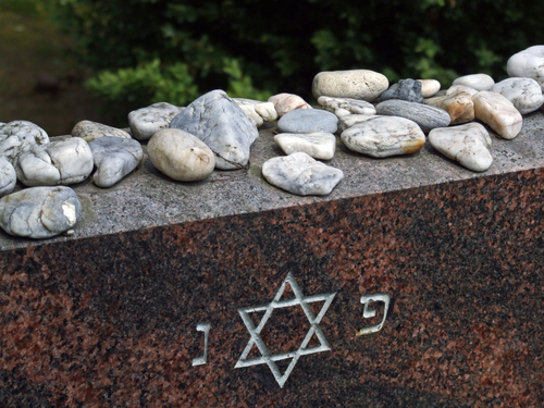 jewish headstone with rocks on top