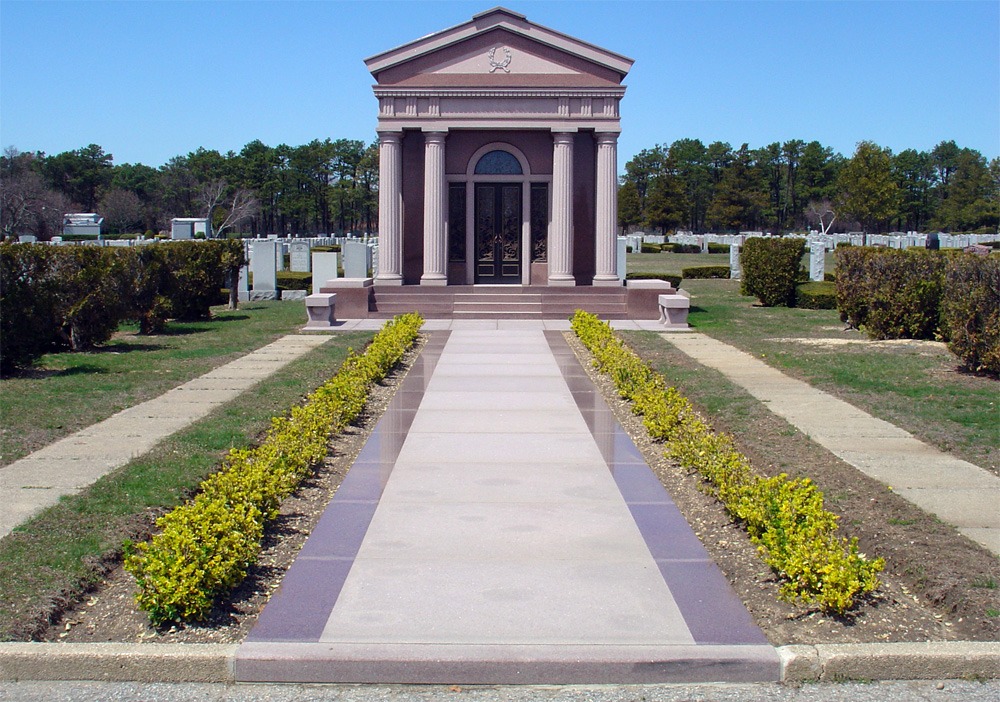 Wellwood cemetery structure